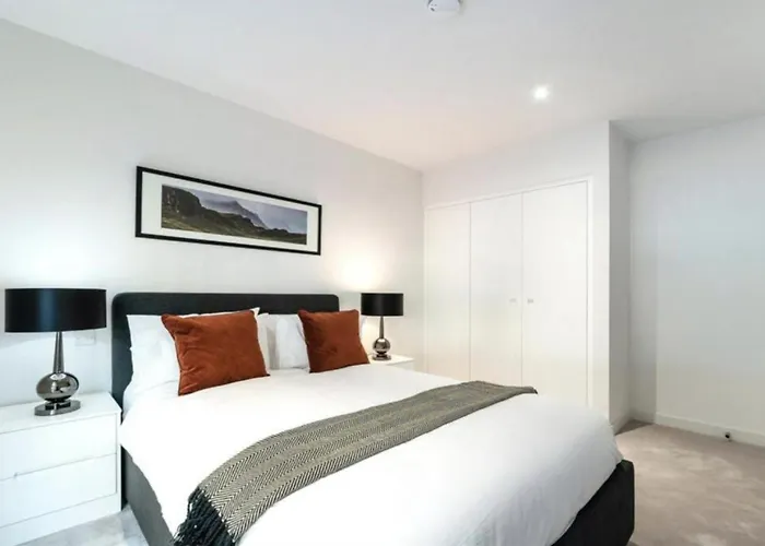 Spacious Modern Apartment