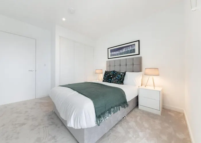 Spacious Modern Apartment